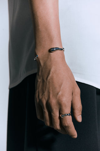 Cuff Bracelet with Embellished Stone (Silver) - Neu Silver